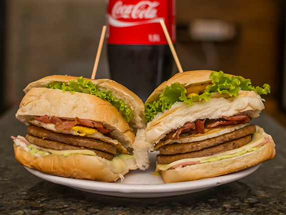 2 X-Tudo e Coca-Cola 1.5 L